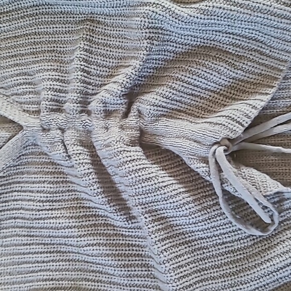 Bluenotes Sweater - Picture 2 of 4